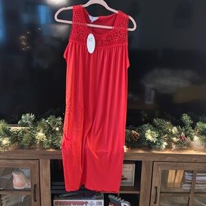 Woman’s NWT Red Nightgown